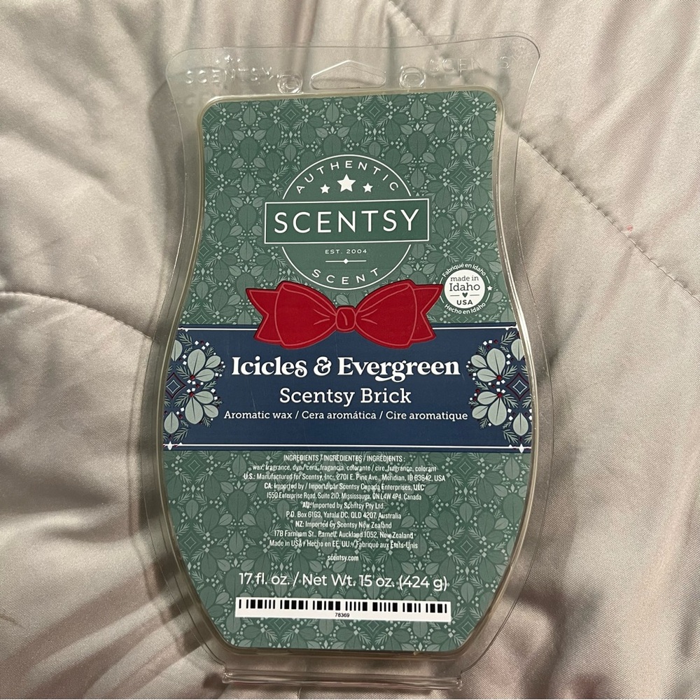 Icicles & Evergreen Scented large Wax Brick